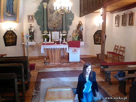 Fotografia z wizyty w kościele w Roszczycach w trakcie wizyty studyjnej.